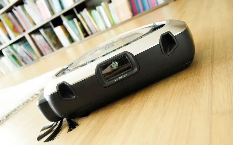 Robot Vacuum cleaner with sensors