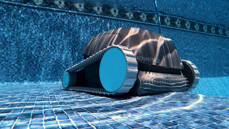 The strong rubber tracks of the Dolphin Advantage robotic pool cleaner