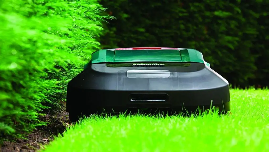 Robomow rs612 robot lawn mower has high performance with long-lasting battery.
