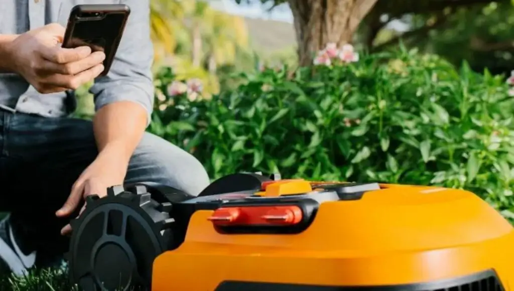 Worx wr140 and worx wr150 lawn mower have app control facilities.