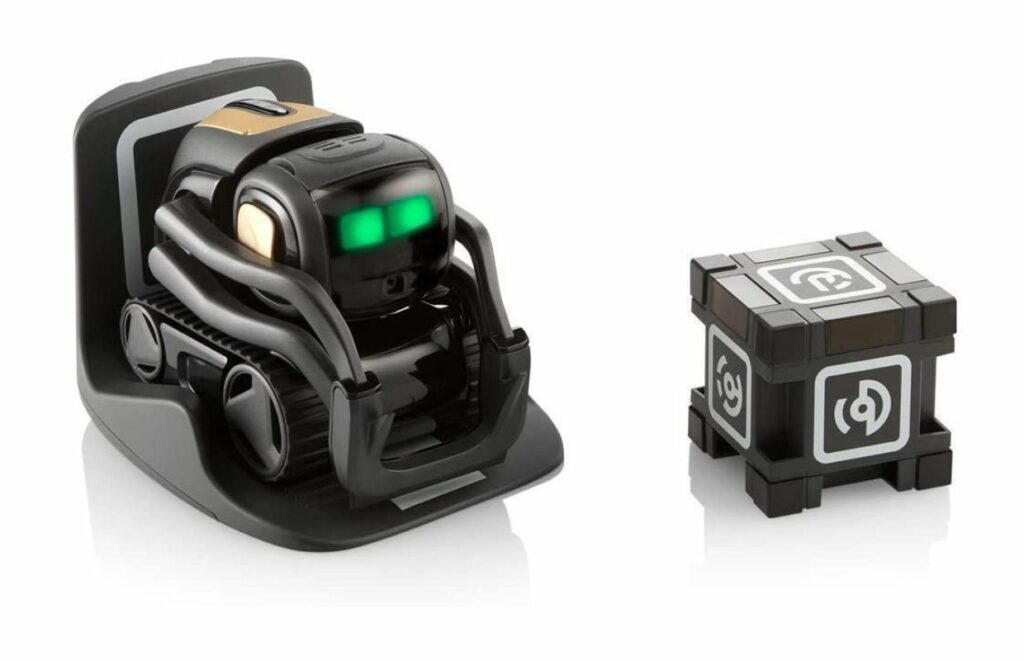 Why Vector Robot is better than Cozmo